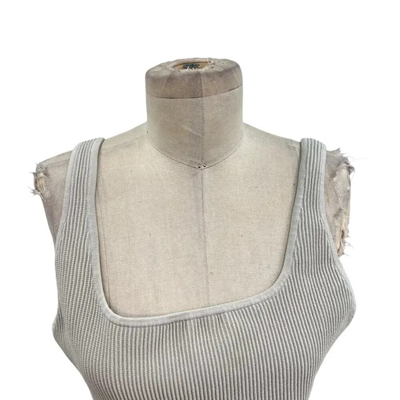 Aritzia Babaton Sculpt Knit Cropped Tank Top Squareneck‎ Gray Plus Size 1X - Picture 2 of 9